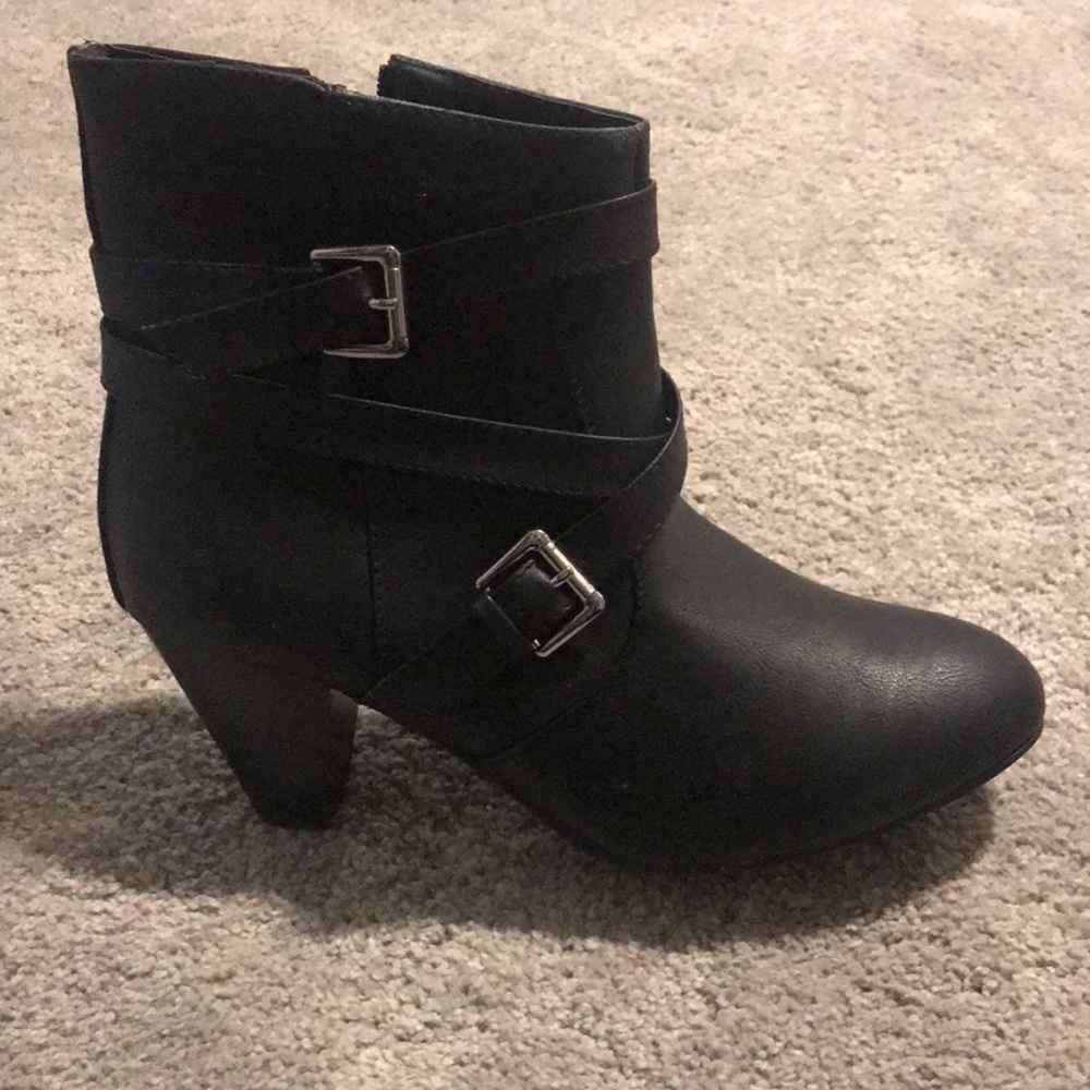 WOMENS BOOTIES